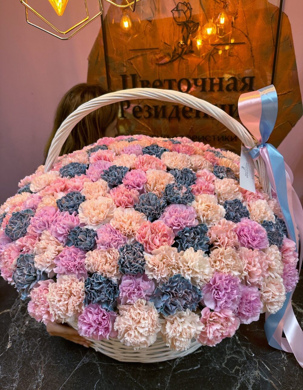 Корзина из микса диантусов
