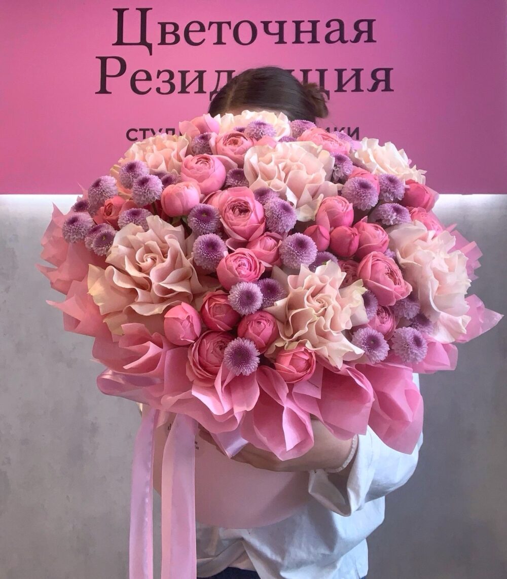 Сборная композиция в розовой гамме с французскими розами